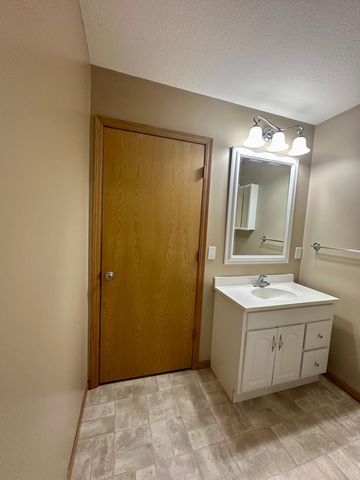 6960 91st Street NE, Monticello, MN 55362
