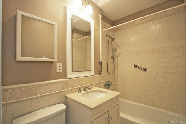 111 7th Street 202, Garden City, NY 11530