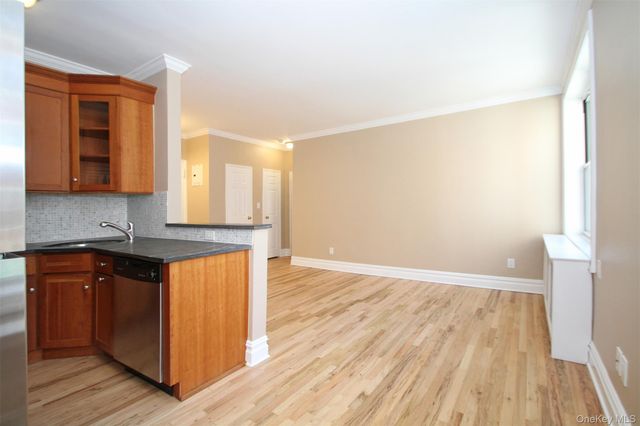 111 7th Street 202, Garden City, NY 11530