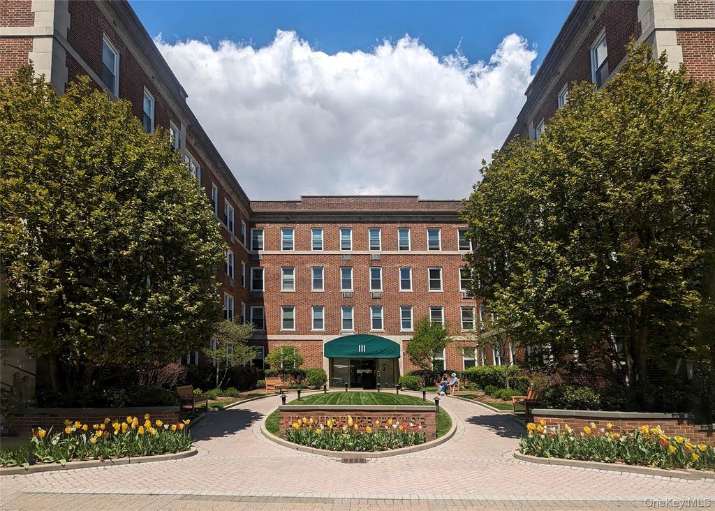 111 7th Street 202, Garden City, NY 11530