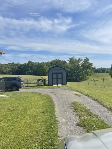 4478 Long Creek Rd, Lafayette, TN 37083
