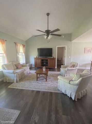 4478 Long Creek Rd, Lafayette, TN 37083
