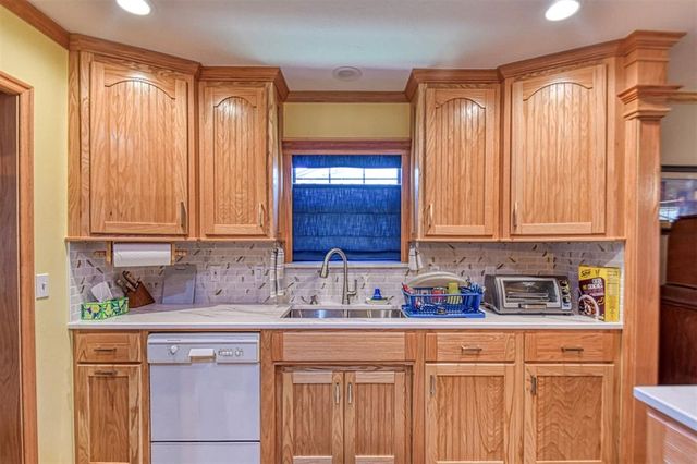 2300 N Nail Parkway, Moore, OK 73160