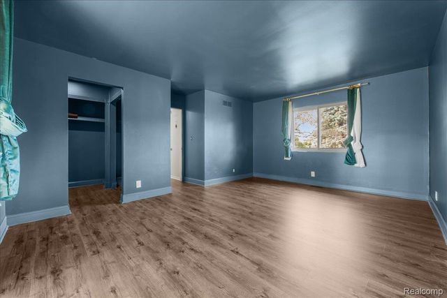 4337 Ravinewood Drive, Commerce Charter Township, MI 48382