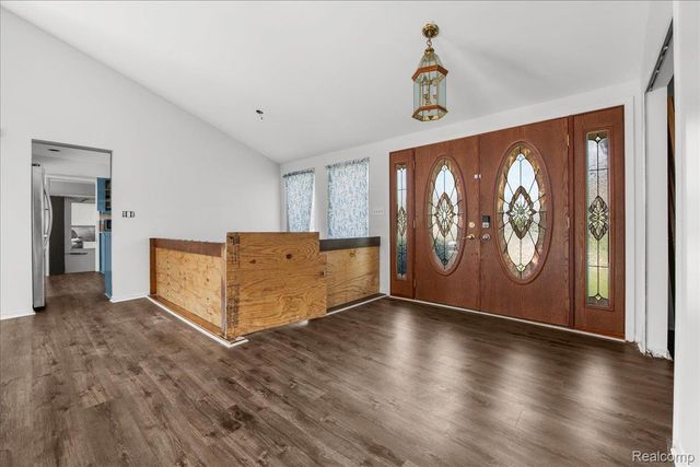 4337 Ravinewood Drive, Commerce Charter Township, MI 48382