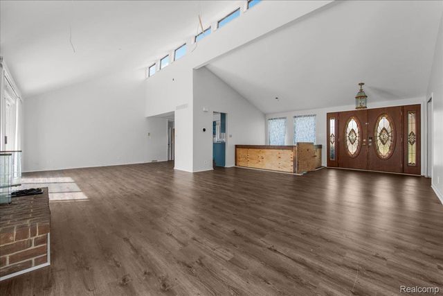 4337 Ravinewood Drive, Commerce Charter Township, MI 48382
