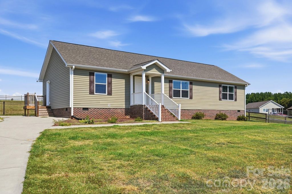 154 Back Acres Lane, Kannapolis, NC 28081