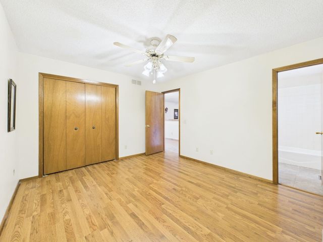 244 W Village Lake Dr, Derby, KS 67037