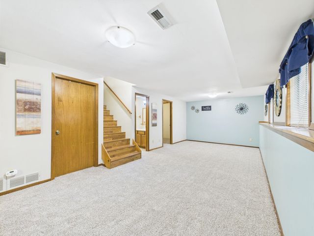 244 W Village Lake Dr, Derby, KS 67037