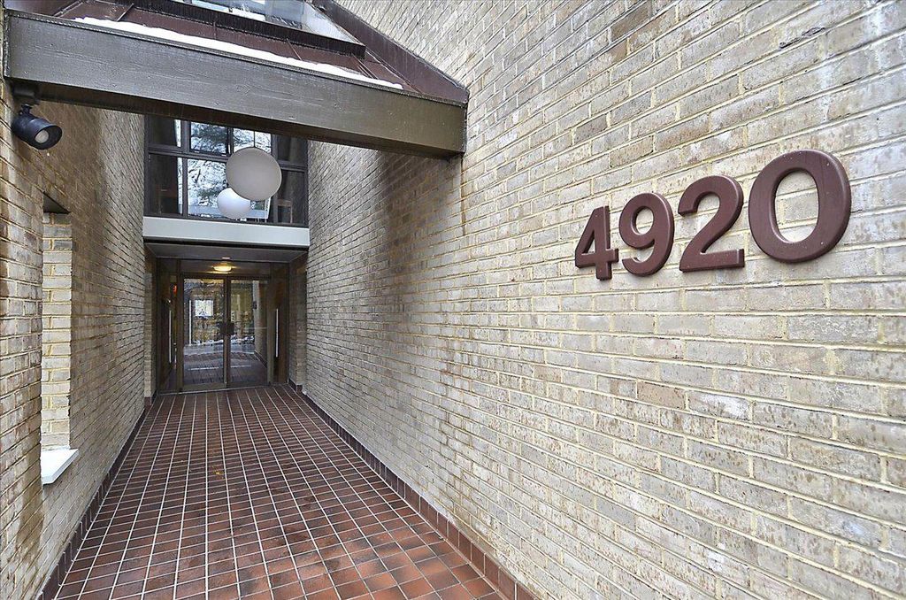 Image 2 of property listing at 4920 SENTINEL DR #3-305, Bethesda, MD 20816
