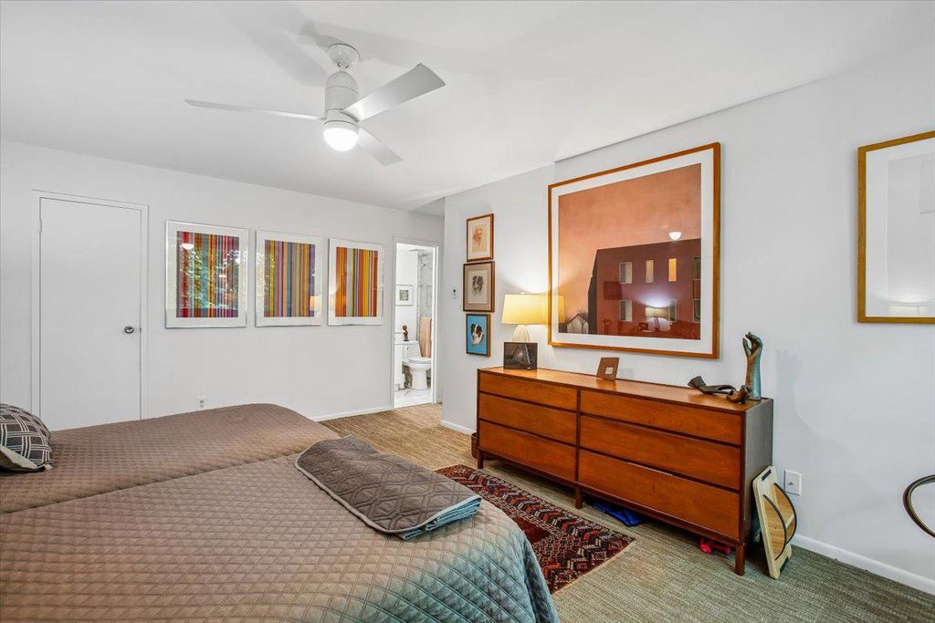 Image 32 of property listing at 4920 SENTINEL DR #3-305, Bethesda, MD 20816