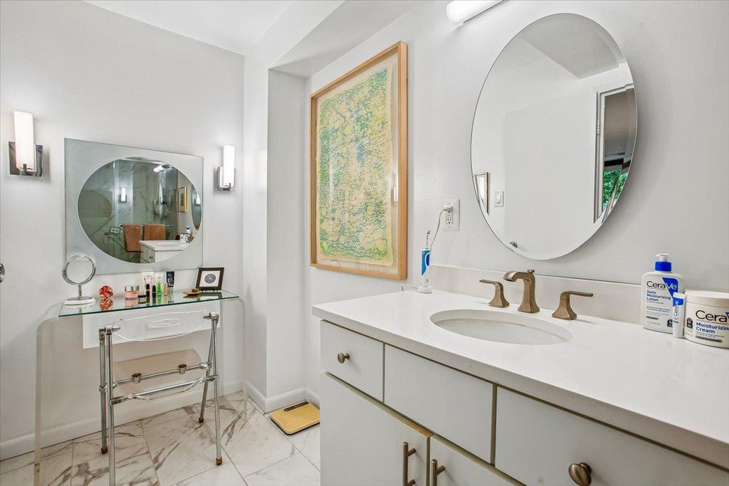 Image 35 of property listing at 4920 SENTINEL DR #3-305, Bethesda, MD 20816