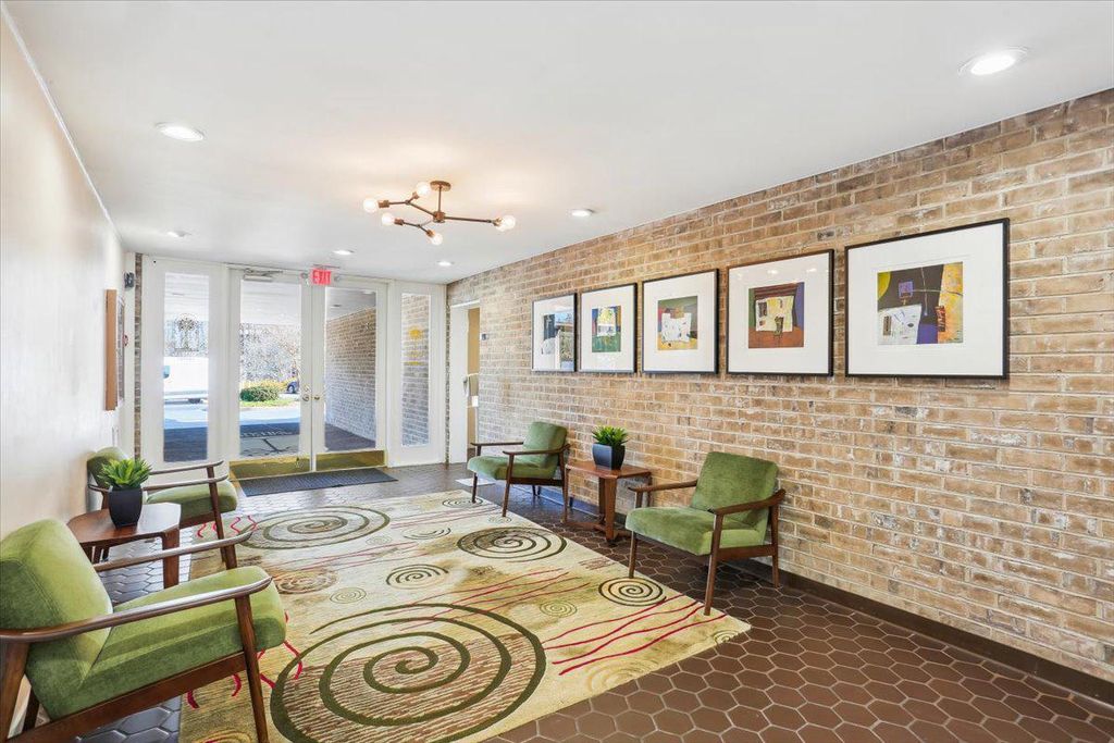 Image 44 of property listing at 4920 SENTINEL DR #3-305, Bethesda, MD 20816