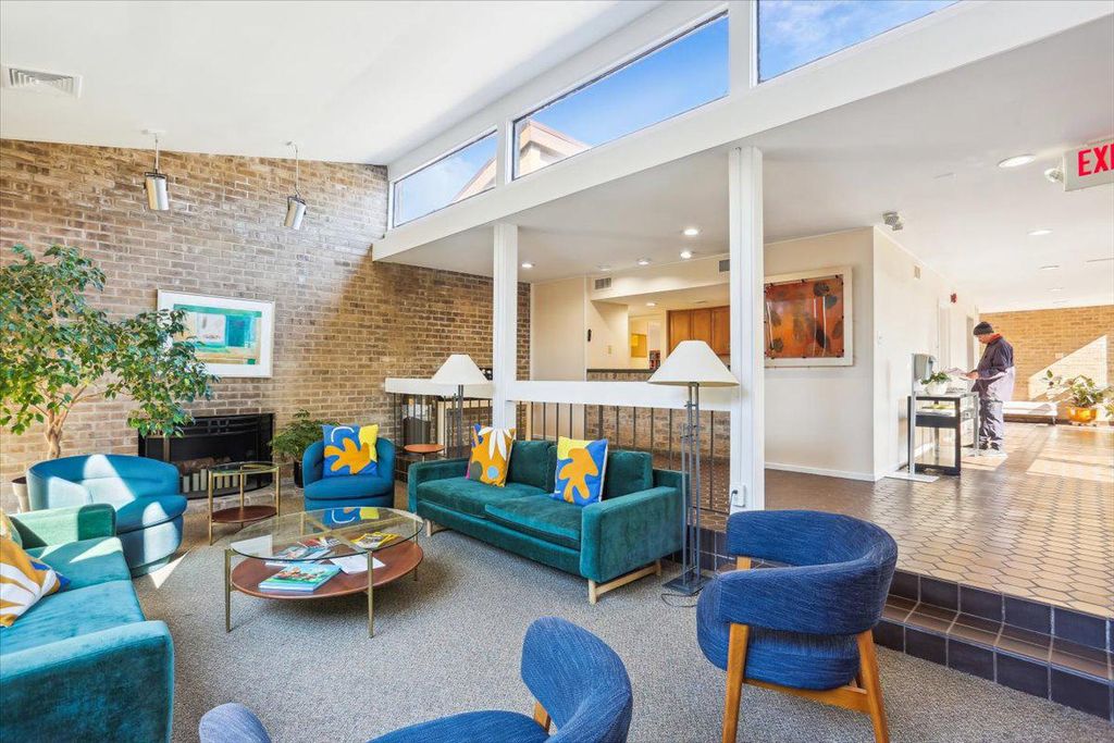 Image 45 of property listing at 4920 SENTINEL DR #3-305, Bethesda, MD 20816
