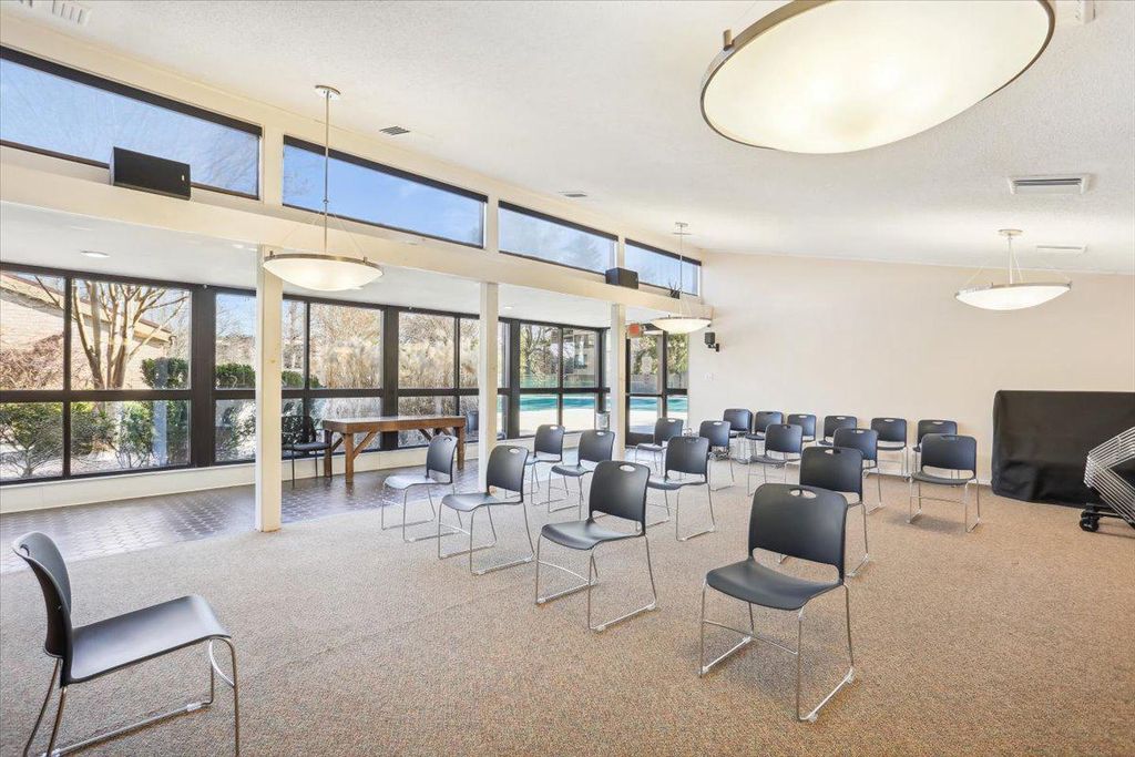 Image 48 of property listing at 4920 SENTINEL DR #3-305, Bethesda, MD 20816