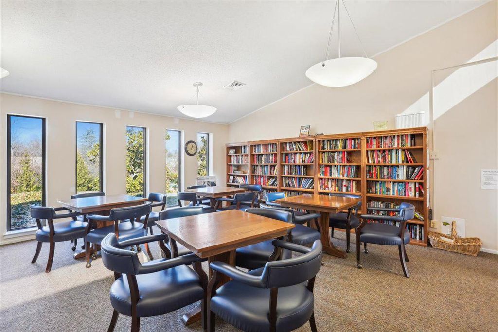 Image 49 of property listing at 4920 SENTINEL DR #3-305, Bethesda, MD 20816