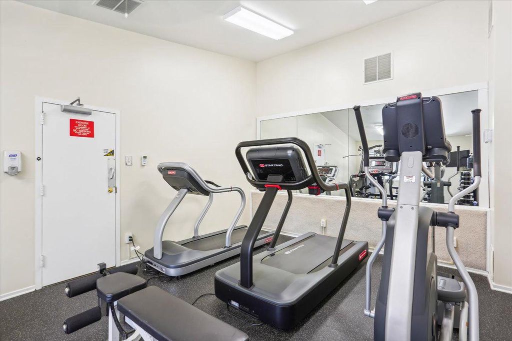 Image 51 of property listing at 4920 SENTINEL DR #3-305, Bethesda, MD 20816