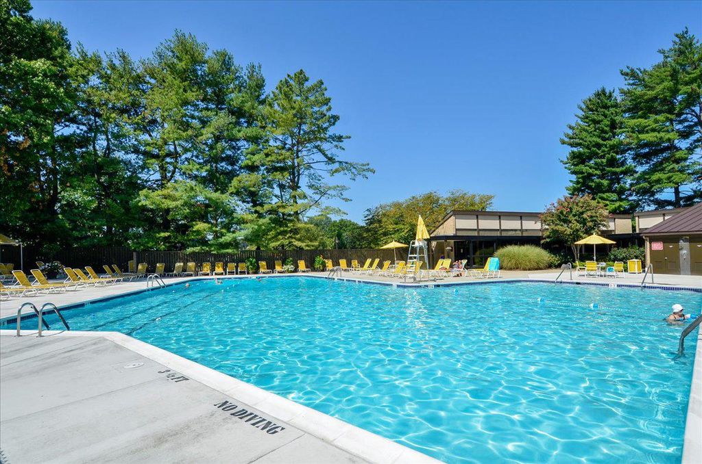 Image 52 of property listing at 4920 SENTINEL DR #3-305, Bethesda, MD 20816