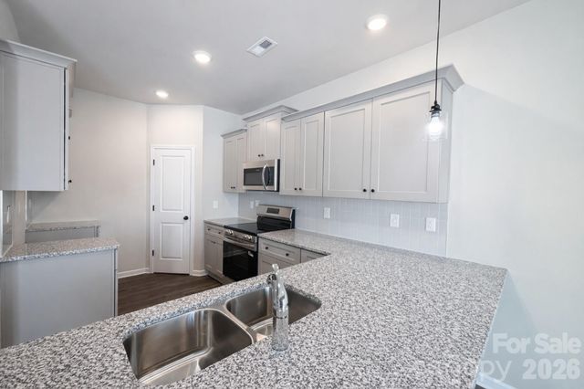 4725 Muskogee Drive, Charlotte, NC 28227