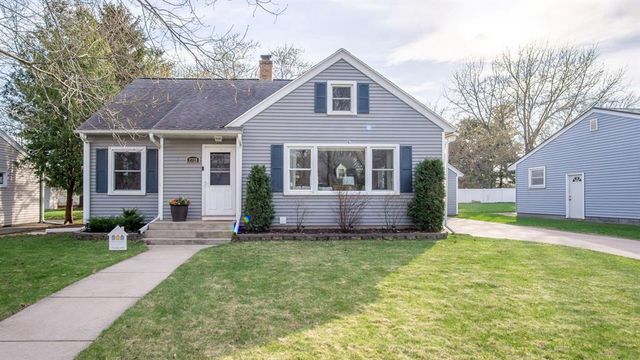 2728 Clark Place, Eau Claire, WI 54701