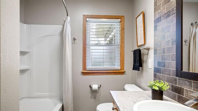 2728 Clark Place, Eau Claire, WI 54701