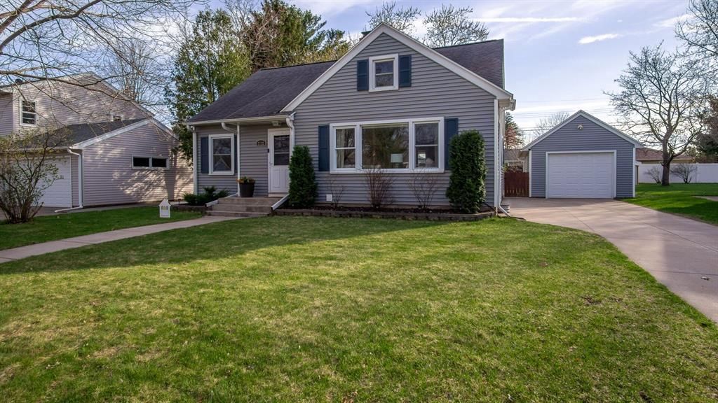 2728 Clark Place, Eau Claire, WI 54701