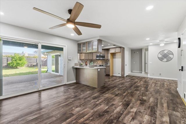 8517 Deodar Crest Ct, Elk Grove, CA 95624