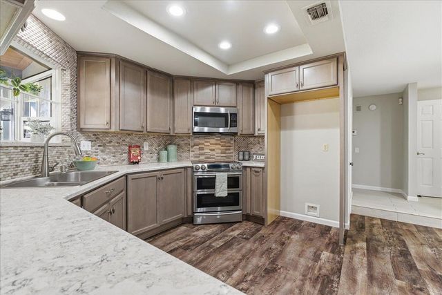 8517 Deodar Crest Ct, Elk Grove, CA 95624