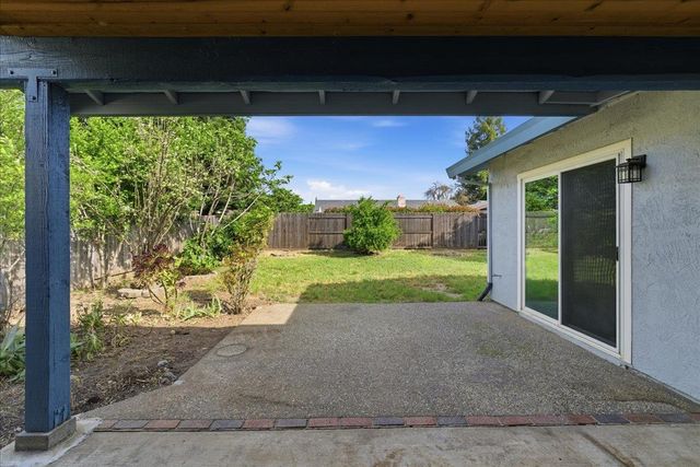 8517 Deodar Crest Ct, Elk Grove, CA 95624