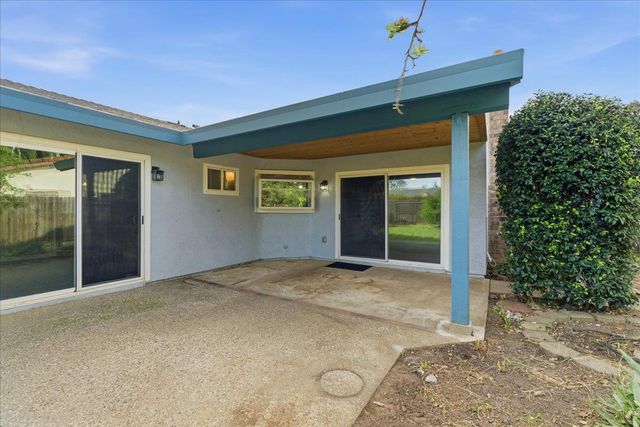 8517 Deodar Crest Ct, Elk Grove, CA 95624