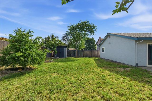 8517 Deodar Crest Ct, Elk Grove, CA 95624