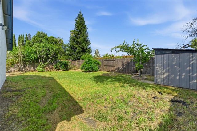 8517 Deodar Crest Ct, Elk Grove, CA 95624