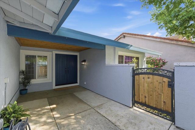 8517 Deodar Crest Ct, Elk Grove, CA 95624