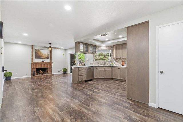 8517 Deodar Crest Ct, Elk Grove, CA 95624