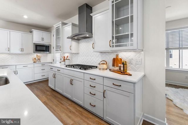 8103 ZOE PL, Alexandria, VA 22306