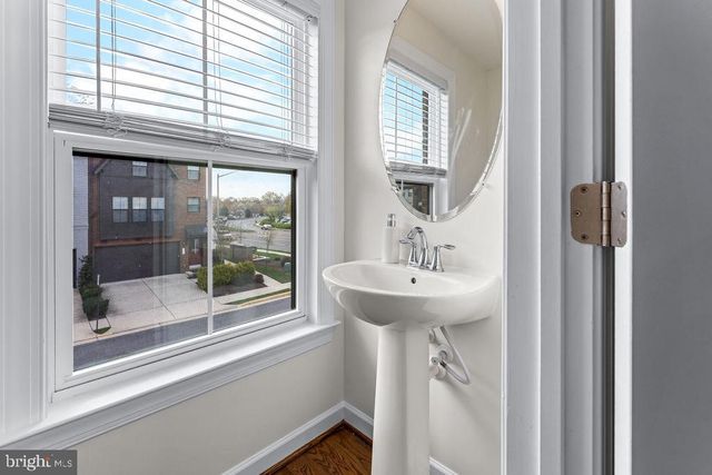 8103 ZOE PL, Alexandria, VA 22306