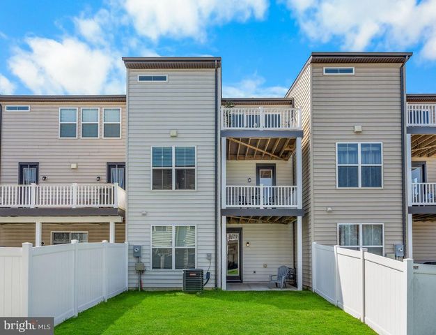 8103 ZOE PL, Alexandria, VA 22306