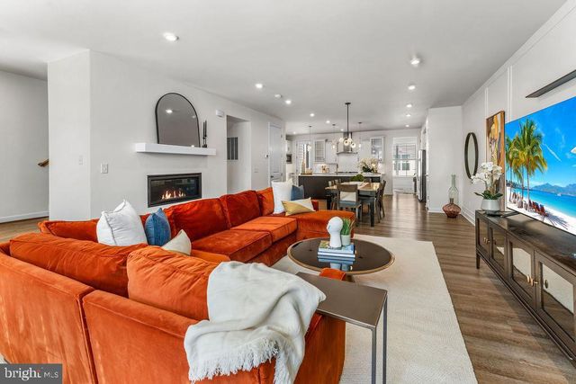 8103 ZOE PL, Alexandria, VA 22306