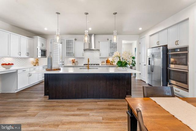 8103 ZOE PL, Alexandria, VA 22306