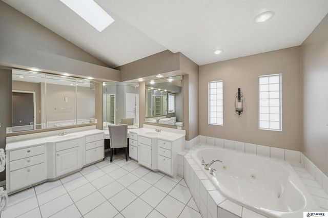 720 3rd Road, Grand Island, NE 68801
