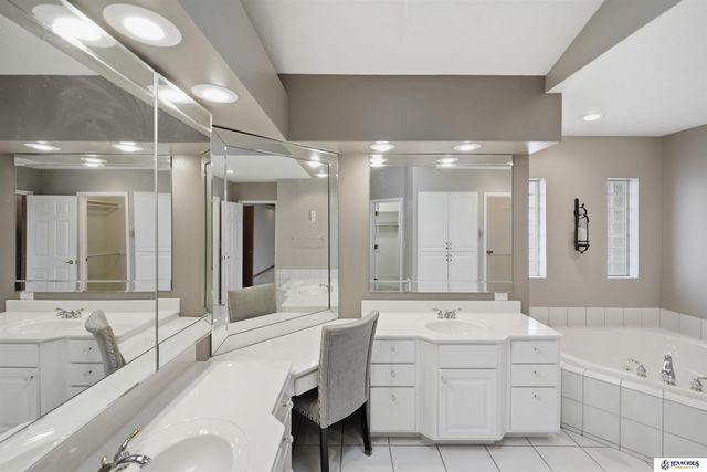 720 3rd Road, Grand Island, NE 68801