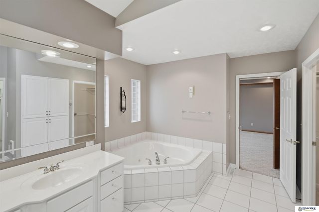 720 3rd Road, Grand Island, NE 68801