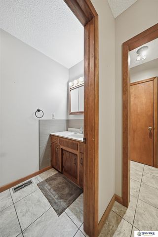720 3rd Road, Grand Island, NE 68801