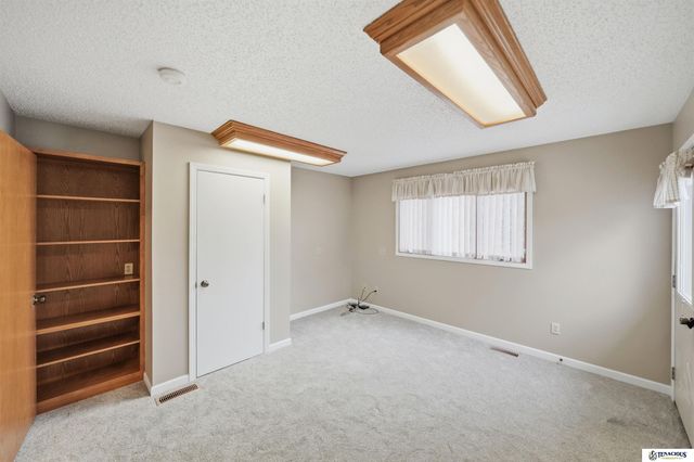 720 3rd Road, Grand Island, NE 68801