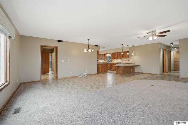 720 3rd Road, Grand Island, NE 68801