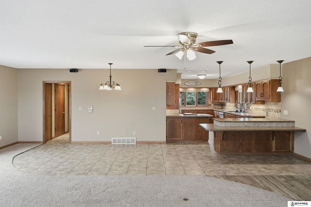 720 3rd Road, Grand Island, NE 68801