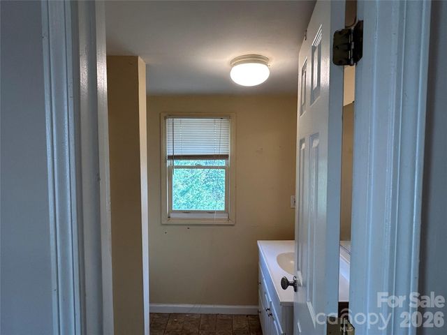 130 Meadow Avenue NE, Concord, NC 28025