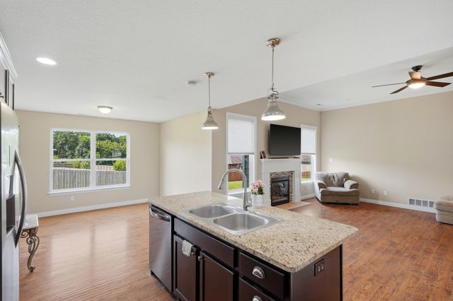 7610 W BLACK WALNUT DR, Columbia, MO 65202