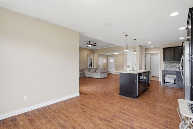 7610 W BLACK WALNUT DR, Columbia, MO 65202
