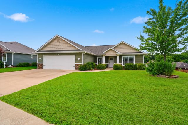 7610 W BLACK WALNUT DR, Columbia, MO 65202